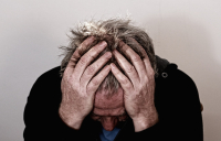 Większy ból po fali uderzeniowej: wpływ stresu i traumy na psychikę i ciało
